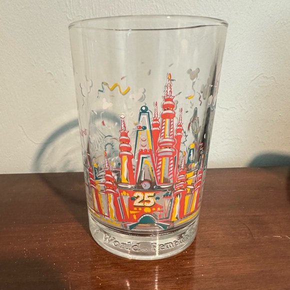 Disney Other - McDonalds 1996 Walt Disney World Remember The Magic 25th Anniversary Glass
